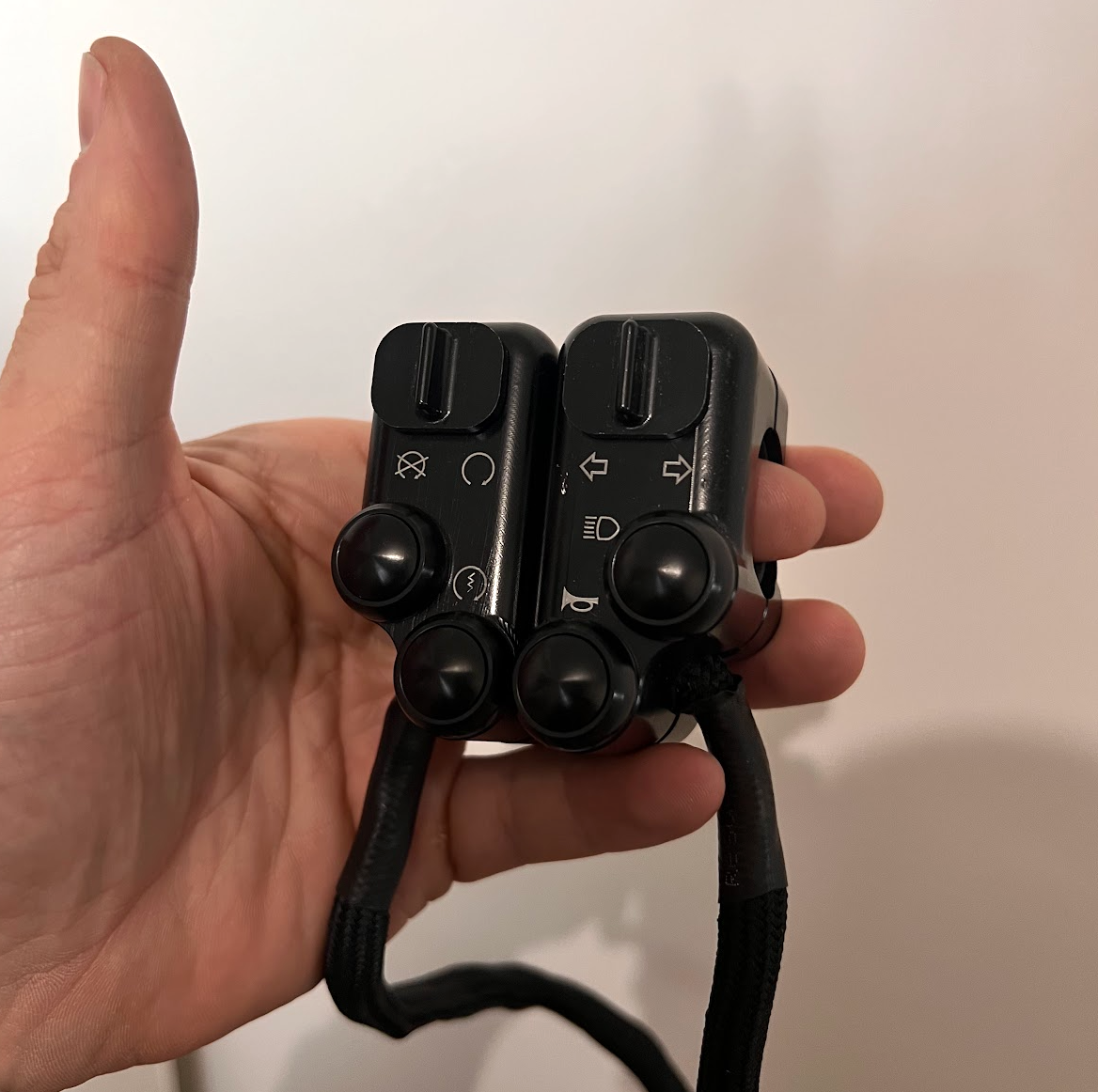 PROMO : Commodo REM V2 INTERCEPTOR