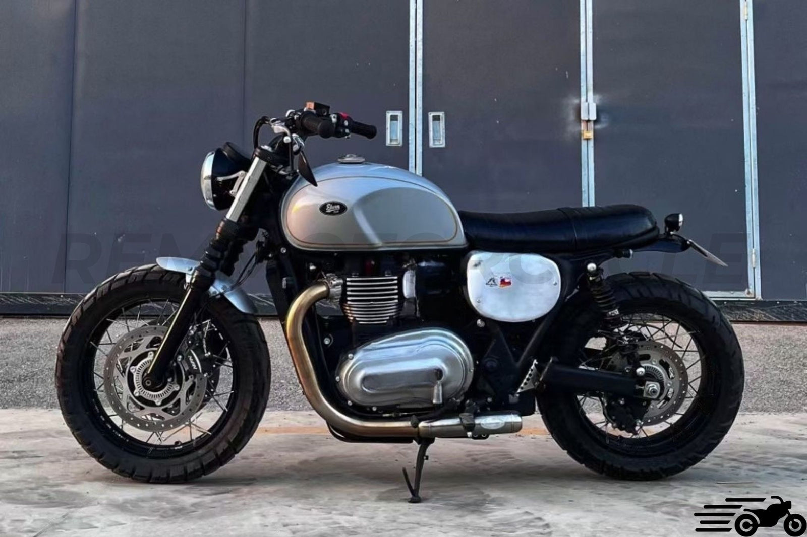 Jedenaście krótkich spalin dla Cromwell 1200