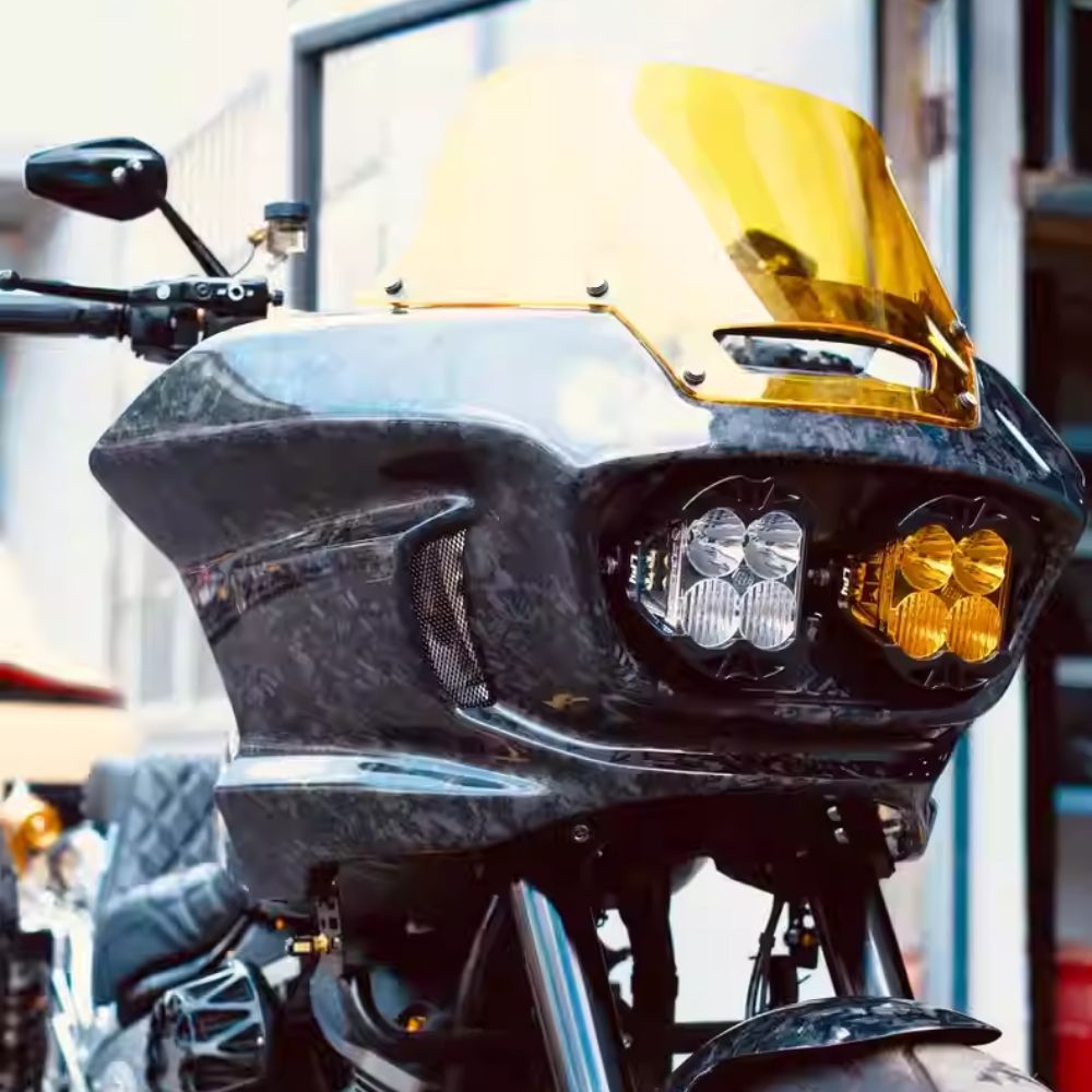 Podwójnie kuta owiewka karbonowa BAJA – Harley Softail i Low Rider ST