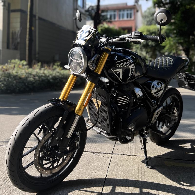 Saut de vent plaque latérale personnalisé Triumph 400 X