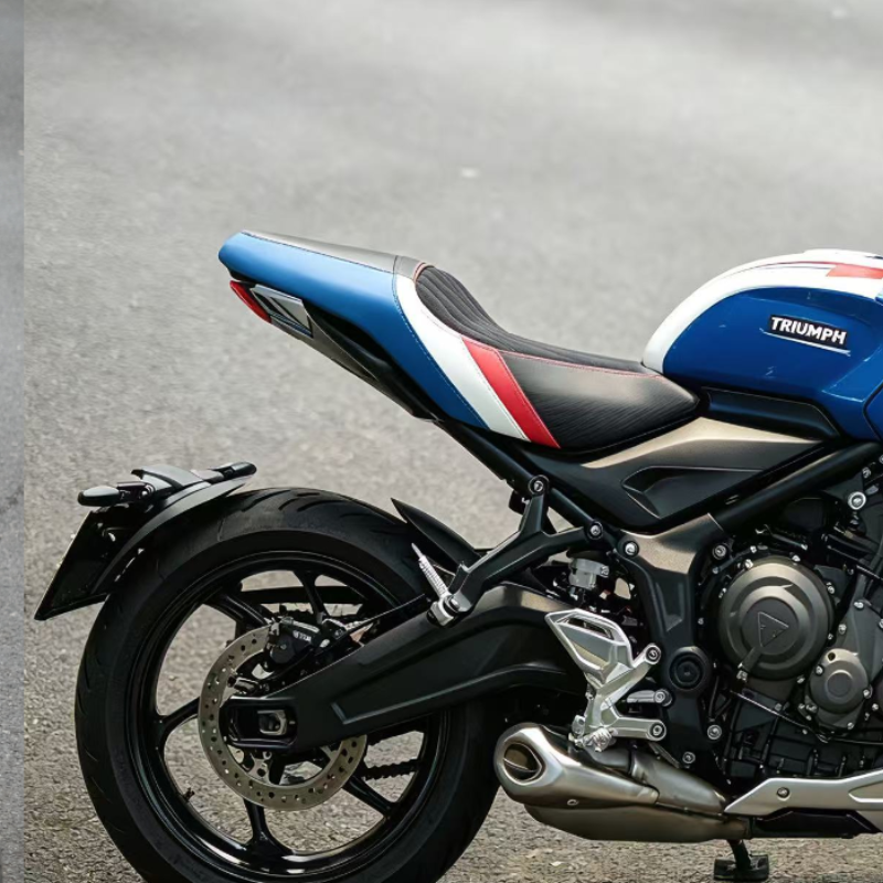 Selle custom TRIUMPH Trident 660