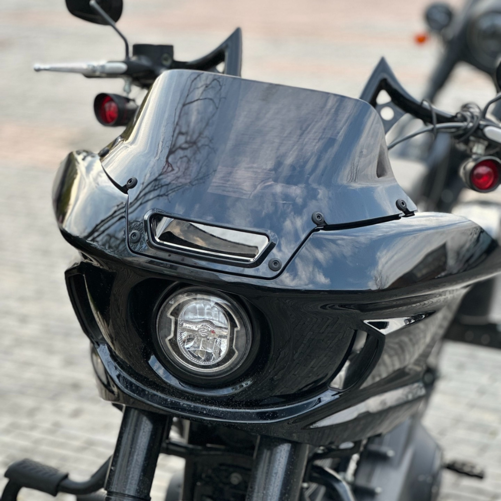 Owiewka ST Club Style z dźwiękiem Harley Softail 2018+