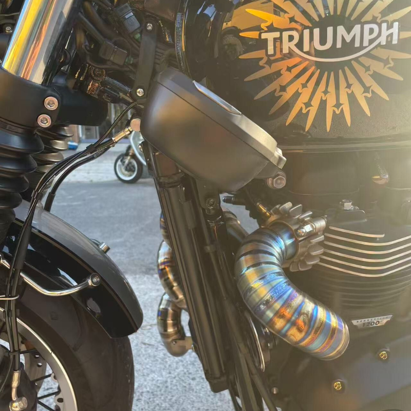 Support compteur latéral – Triumph Bobber