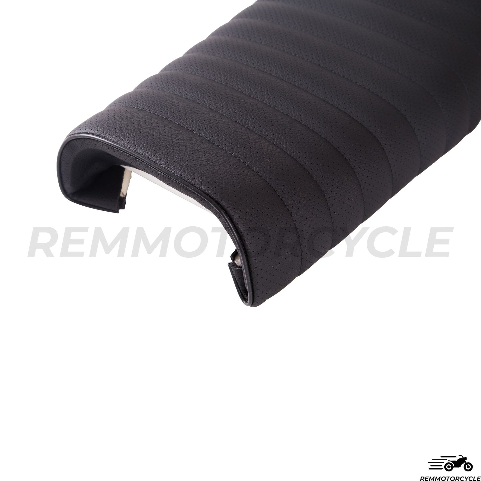 Perforowane czarne siodło