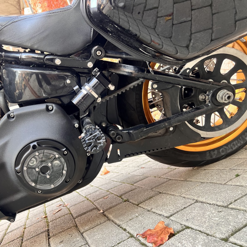 Amortyzator tylny sportowy z cylindrem – Harley Softail 2018+