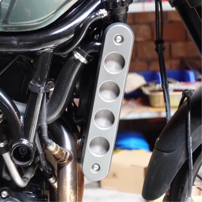 Pokrownice boczne Benelli Leoncino 500