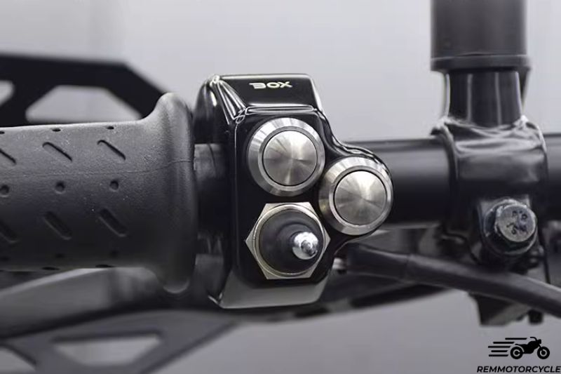 Commodo gauche Triumph Speed 400 Scrambler 400X