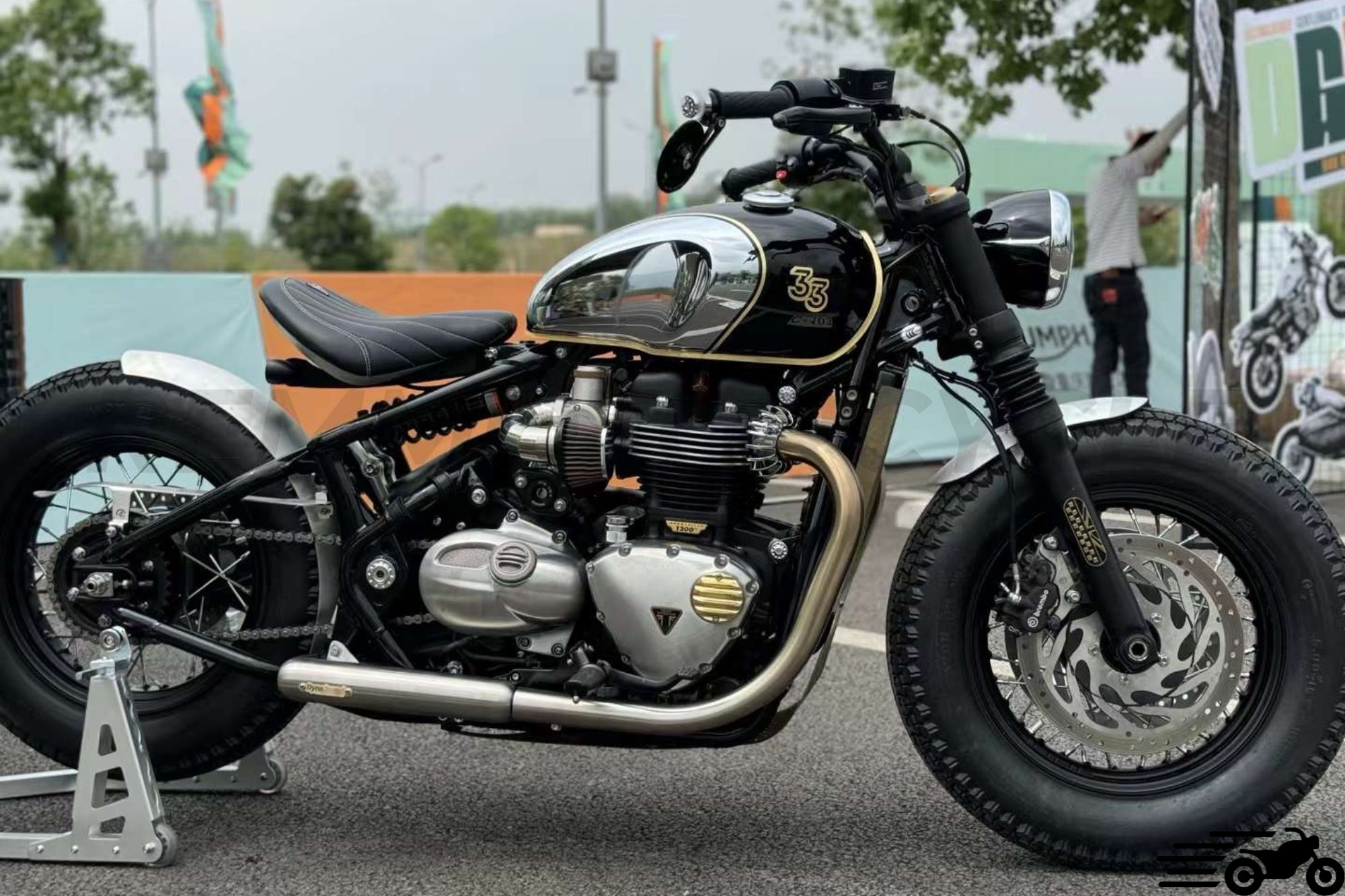 Krótki triumf Bobber 1200 wydech