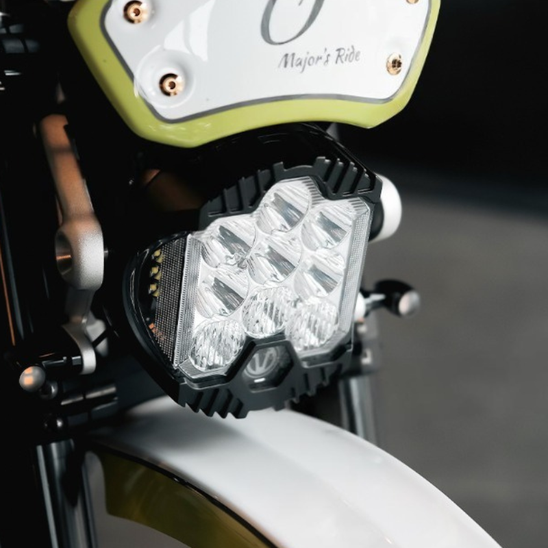 Phare LED Baja 7″ ultra-lumineux pour Triumph Scrambler 1200
