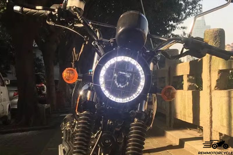 Phare Moto Anneaux LED et Grille Homologué