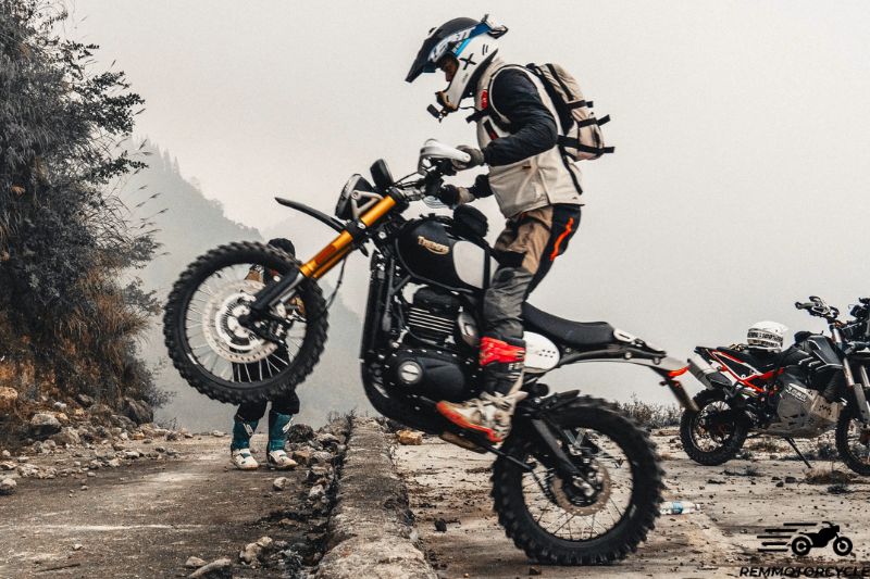 Porte-bagages noir ou gris Triumph Scrambler 400X / Speed 400