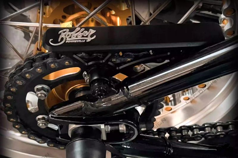 Protège chaine CNC Triumph Bobber