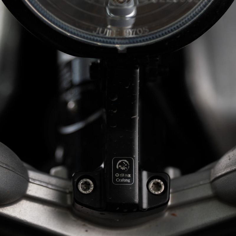 Réhaut support de phare avant BMW R12