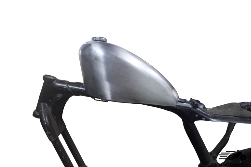 Zbiornik benzynowy 9.6L RAW - styl helikoptera / bobbera