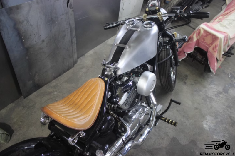 Bobber Tank podwójny