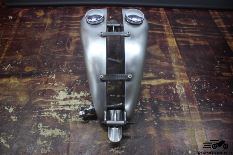 Bobber Tank podwójny