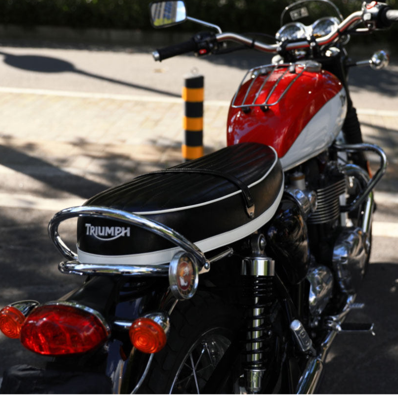 Klasyczne siodełko Bonneville T100/T120