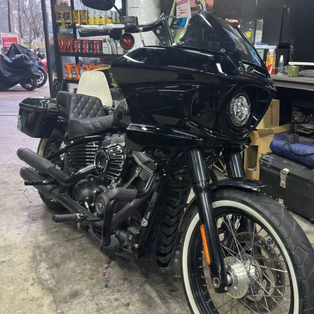 Owiewka ST Club Style z dźwiękiem Harley Softail 2018+