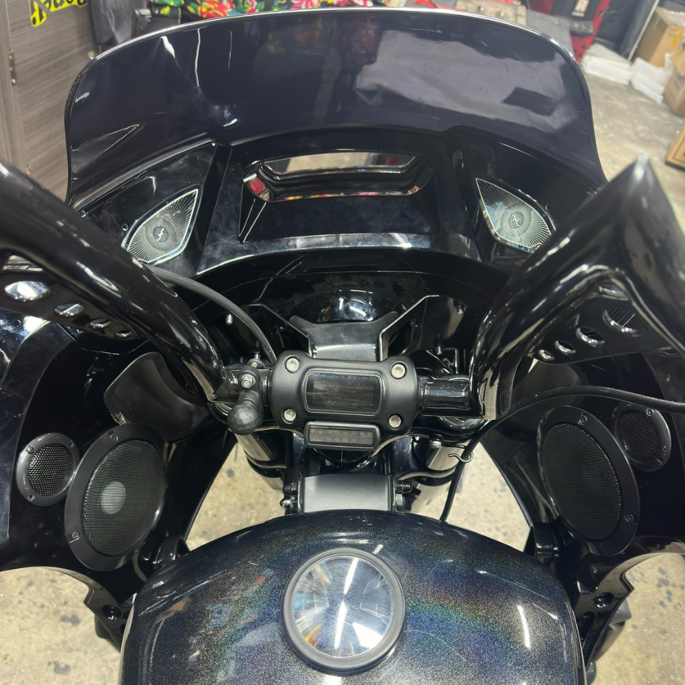 Owiewka ST Club Style z dźwiękiem Harley Softail 2018+