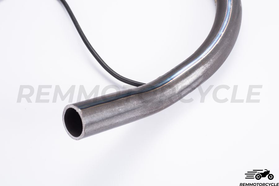 Tylna klamra motocyklowa z wyposażonymi płaskimi diodami diodami lub podniesionymi. 22 mm