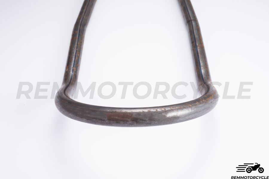 Długa i podniesiona tylna klamra Scrambler. 22 lub 25 mm