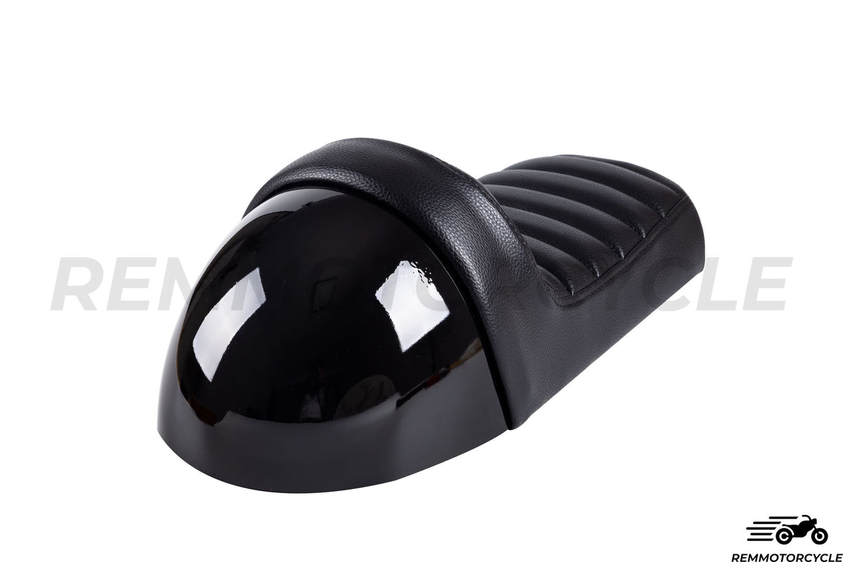 Krótka czarna kawiarnia z czarnym siodłem