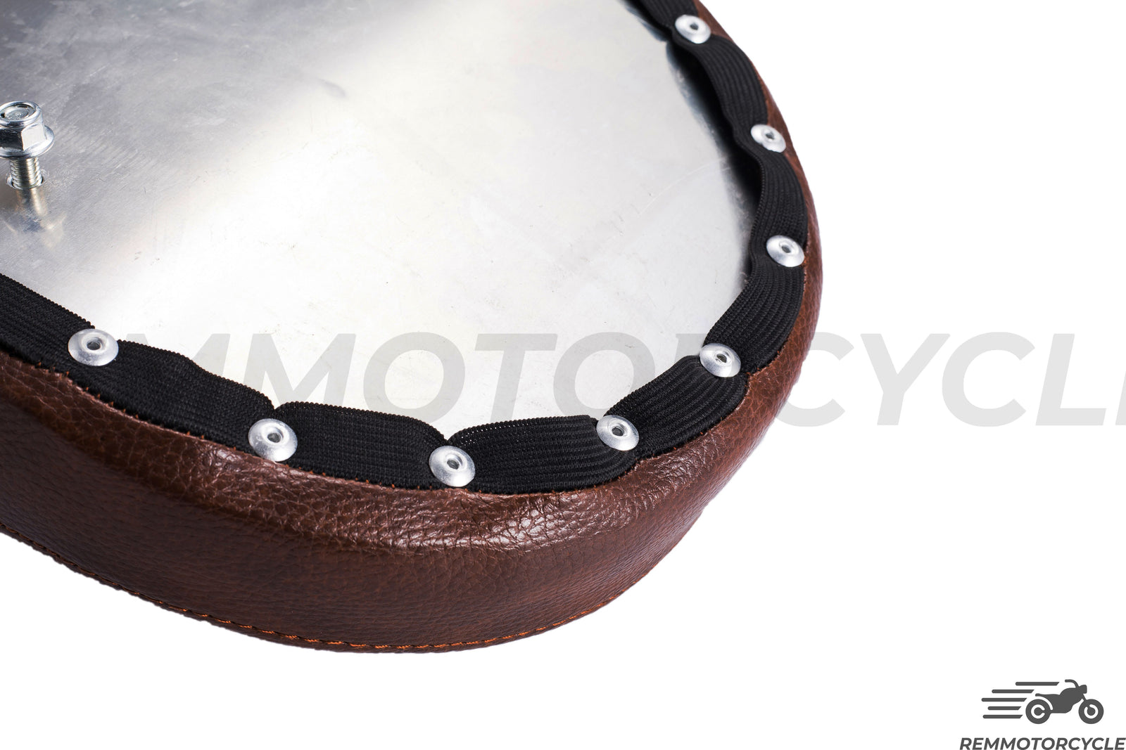 Redakowane brązowe siodło typu 1 tło metalowe 50 lub 60 cm