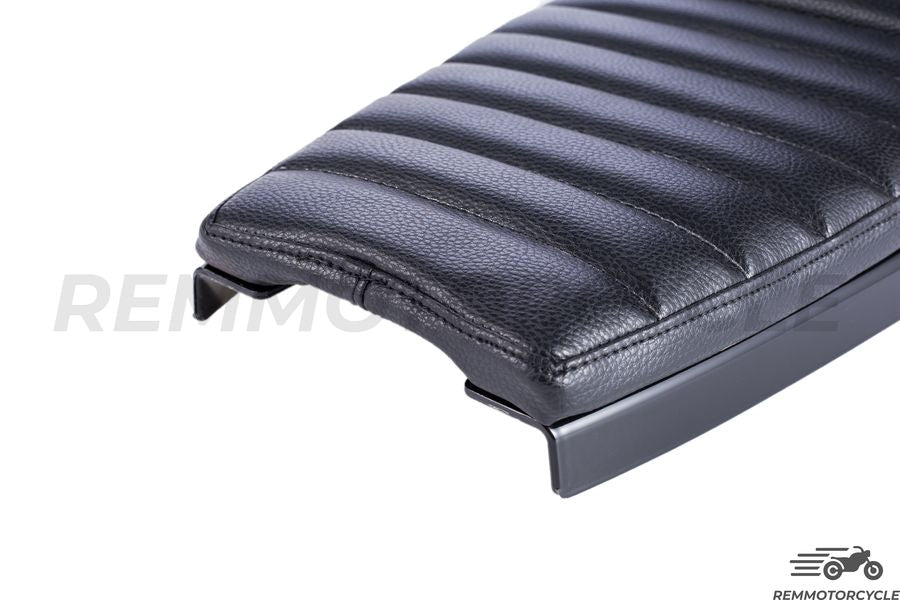 Czarna czarna siodło z długą zintegrowaną pętlą LED