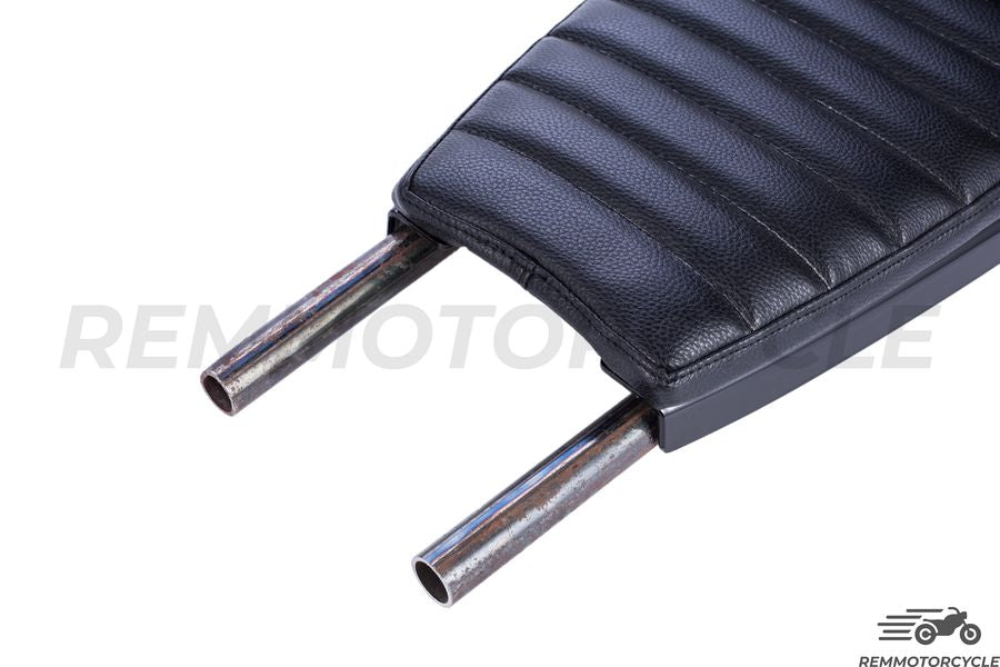 Czarna czarna siodło z długą zintegrowaną pętlą LED